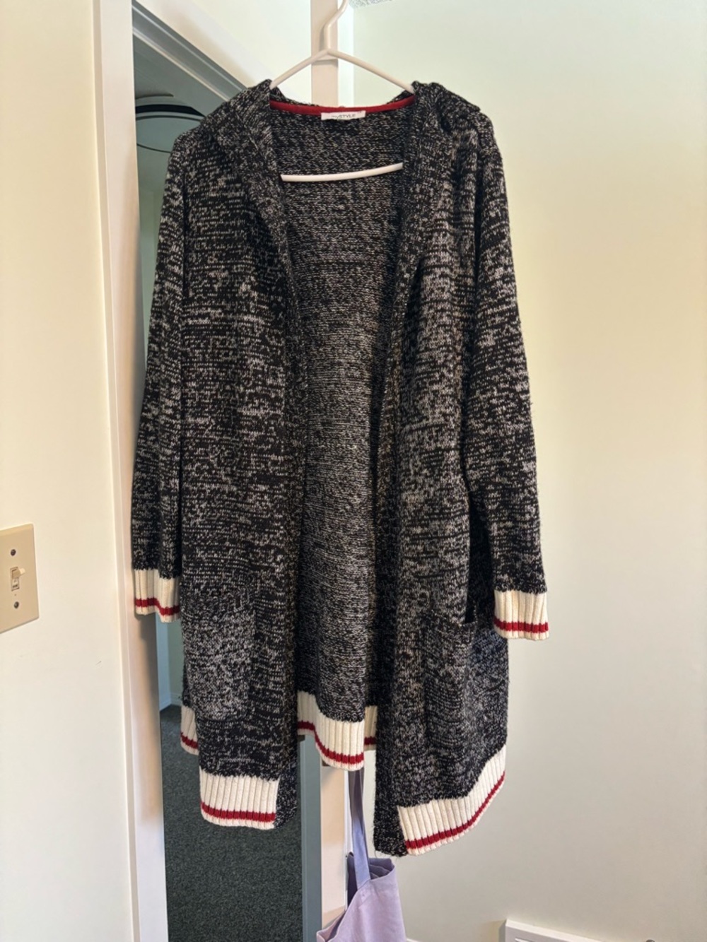 Open-Front Marled Black & White Hooded Cardigan with Red-Trim